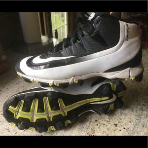 Youth baseball cleats - Nike Huarache sz 3.5